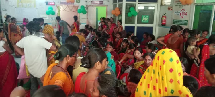जांच कराने आयीं गर्भवती महिलाओं के लिए नहीं थी कोई व्यवस्था
