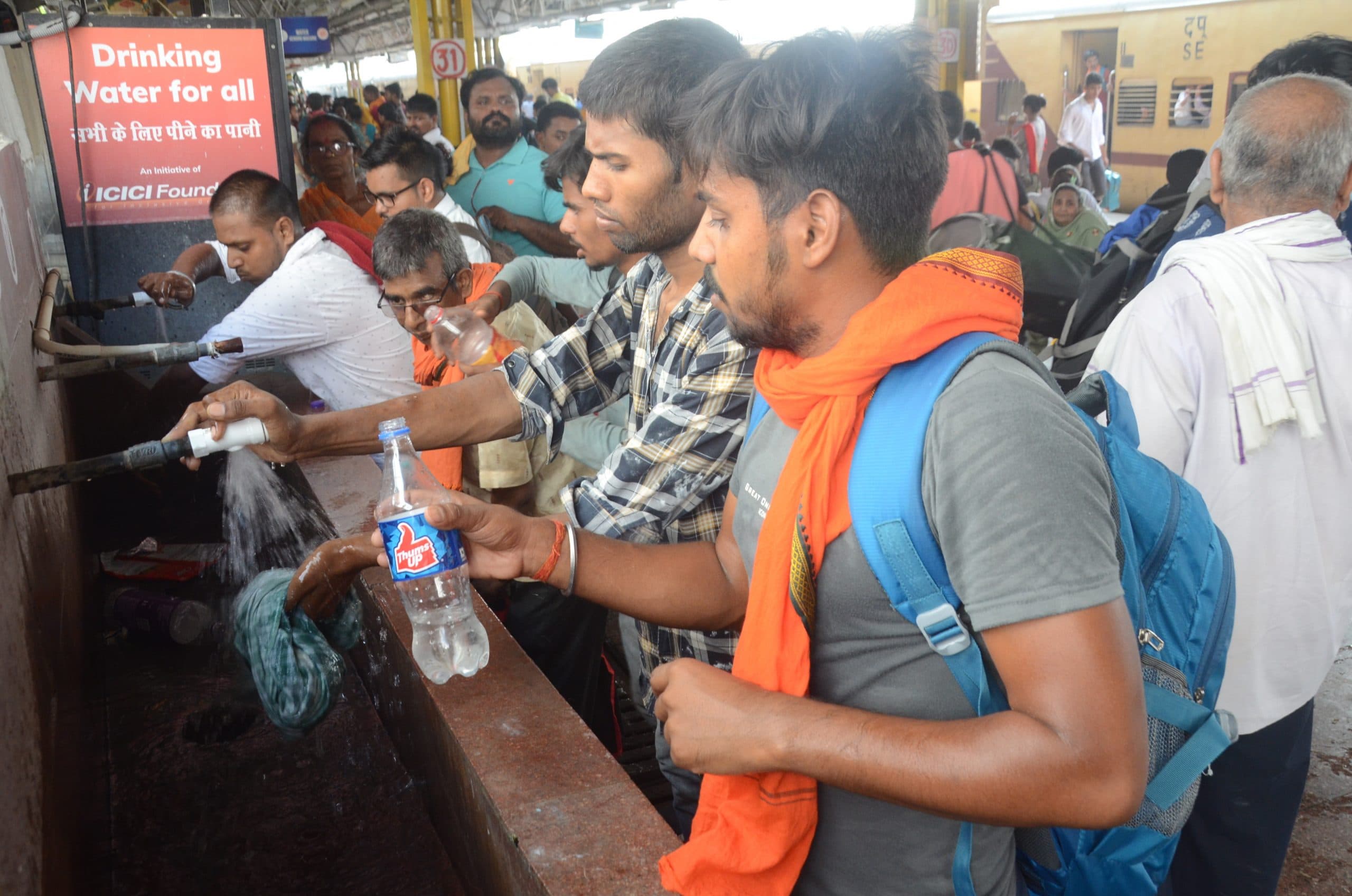 परेशानी : पटना जंक्शन पर टोंटी से निकल रहा गर्म पानी