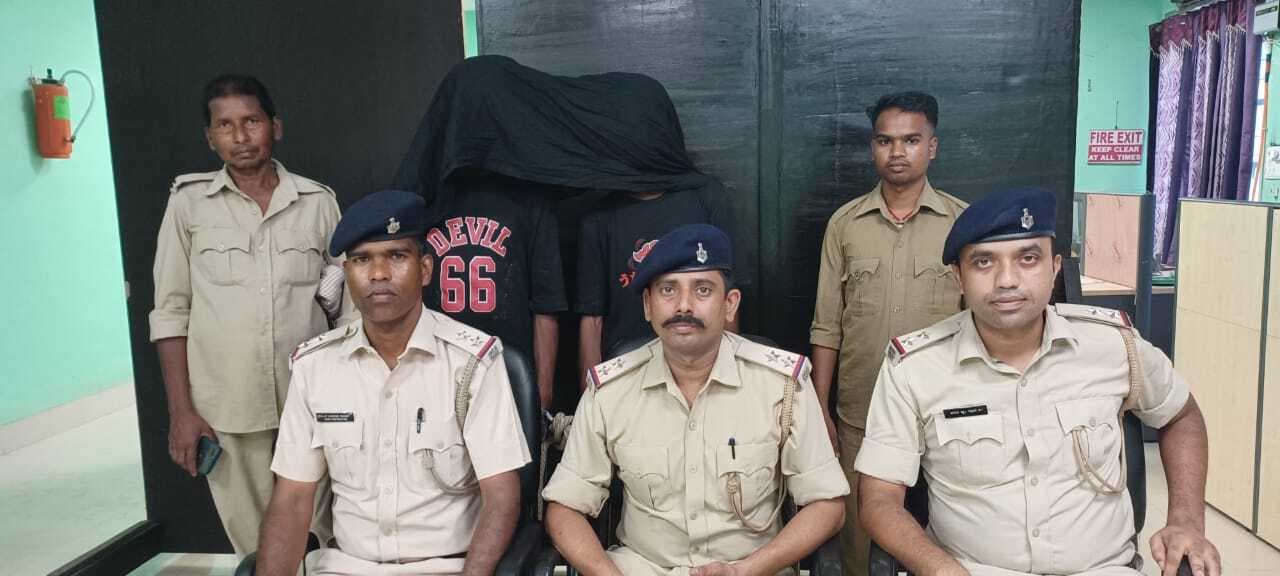 अमड़ापाड़ा में दो लड़कियों से गैंगरेप मामले में मुख्य आरोपी रावण सोरेन सहित दो लोग गिरफ्तार