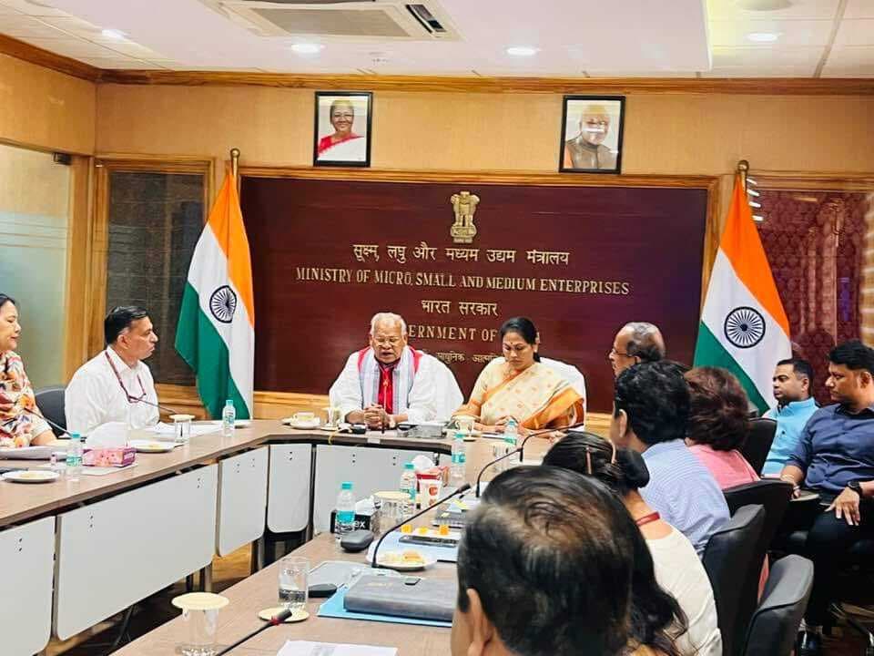 जीतन राम मांझी ने पदभार संभाला, हम नेताओं ने दी बधाई