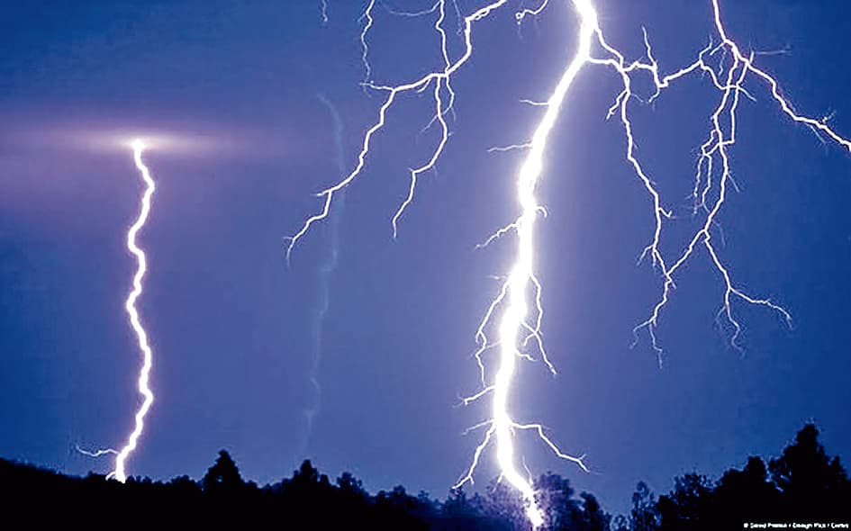 पूर्व बर्दवान में आकाशीय बिजली का कहर, मंगलकोट में चार व नादनघाट में एक मृत