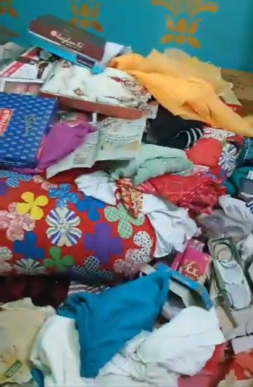 रातू के तारूप में घर से 2.35 लाख के जेवरात की चोरी