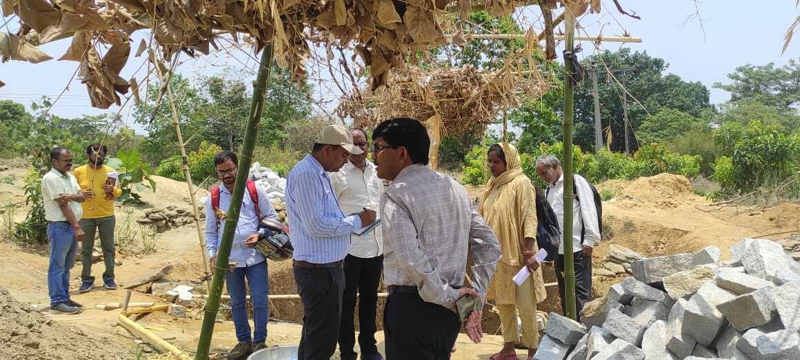 जलछाजन की योजनाओं को आजीविका से जोड़ें