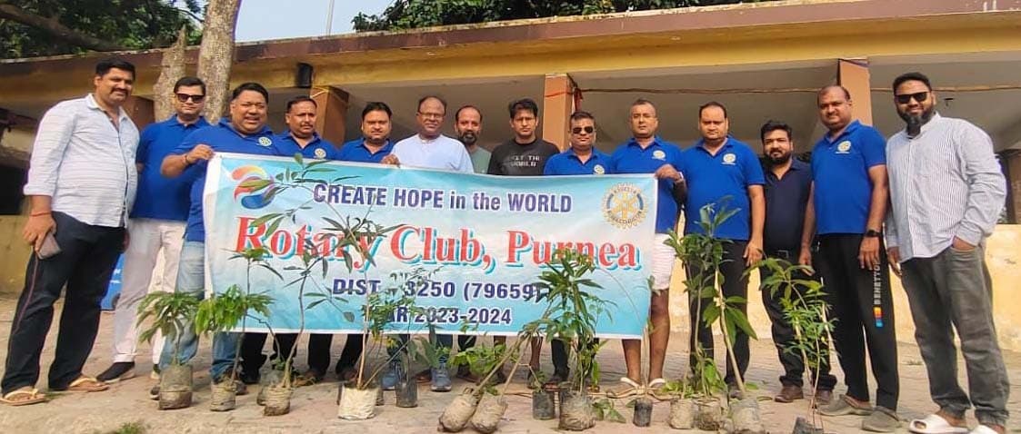 पर्यावरण संरक्षण को आगे आया रोटरी क्लब, किया पौधरोपण