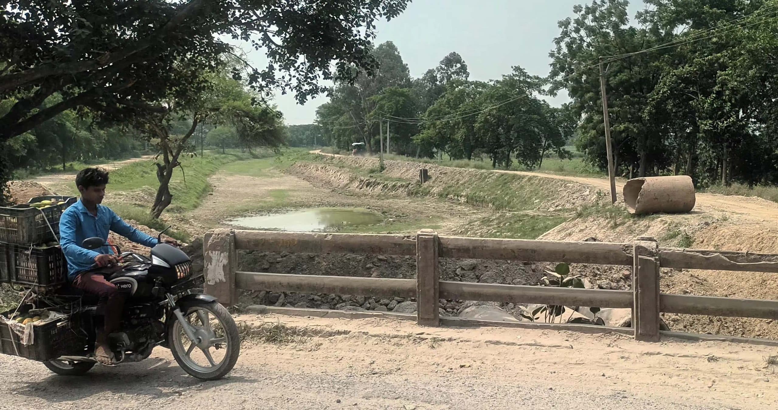 40 आरडी नहर में 15 दिन बाद किसानों को पानी की दकरार