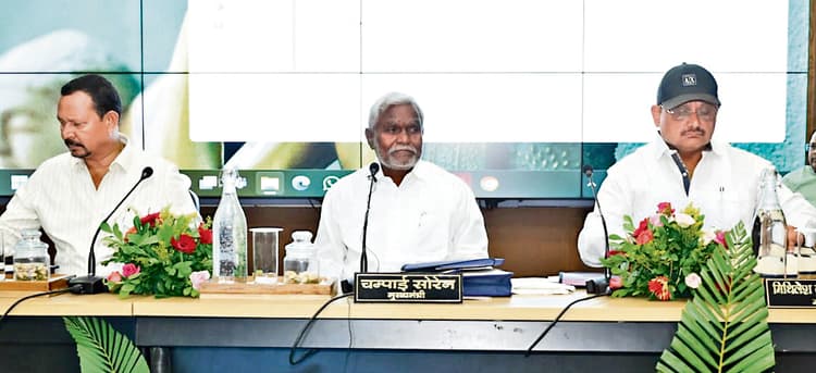 अबुआ आवास में शौचालय भी बनायें, बालू सस्ती दर पर उपलब्ध करायें : मुख्यमंत्री