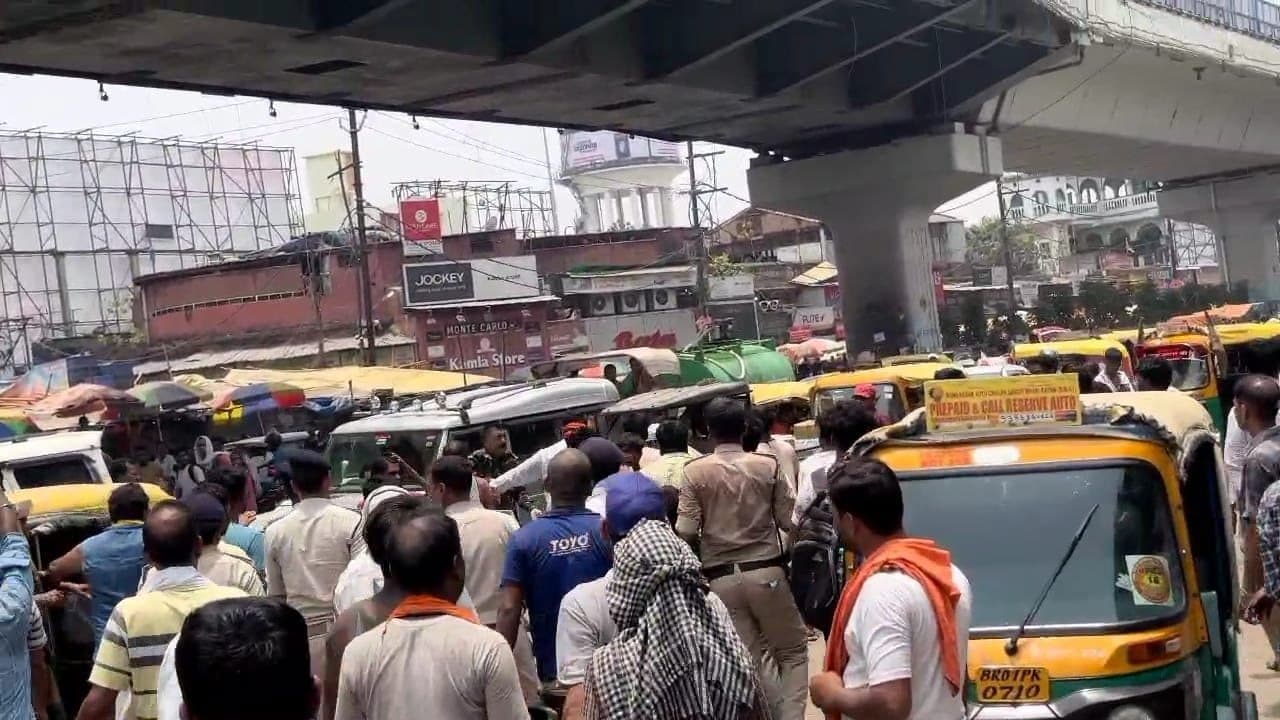 Patna :जंक्शन गोलंबर से अतिक्रमण हटाने गयी टीम पर हमला, दो कर्मी घायल