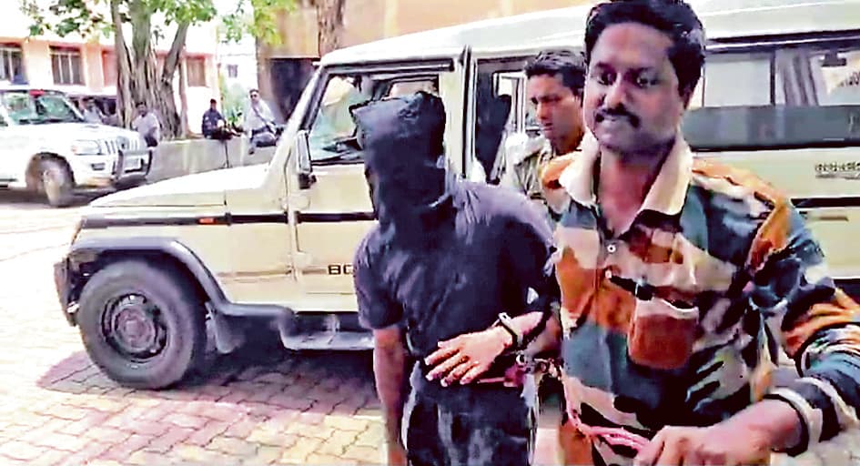 ज्वेलरी शोरूम डकैती कांड में पुलिस ने तीसरे आरोपी को गिरफ्तार किया