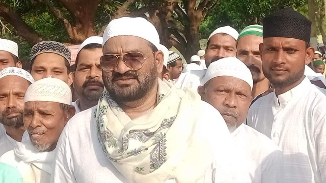 अकीदत के साथ मनाया गया ईद- उल- अजहा, मंत्री हफीजुल ने पैतृक गांव में अदा की नमाज