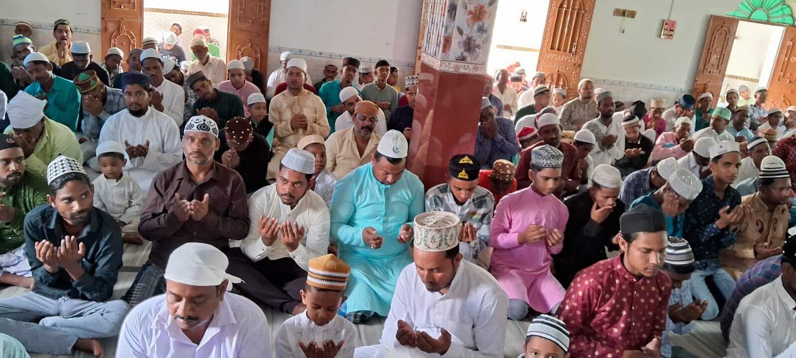 कुंडहित में भी मना ईद उल अजहा का त्योहार