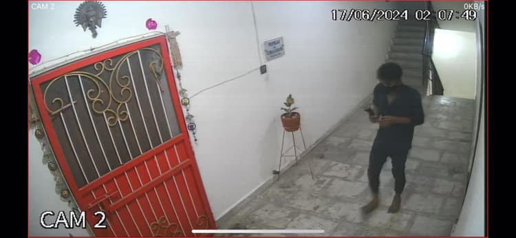 अपार्टमेंट के बंद फ्लैट का ताला तोड़ लाखों की संपत्ति की चोरी