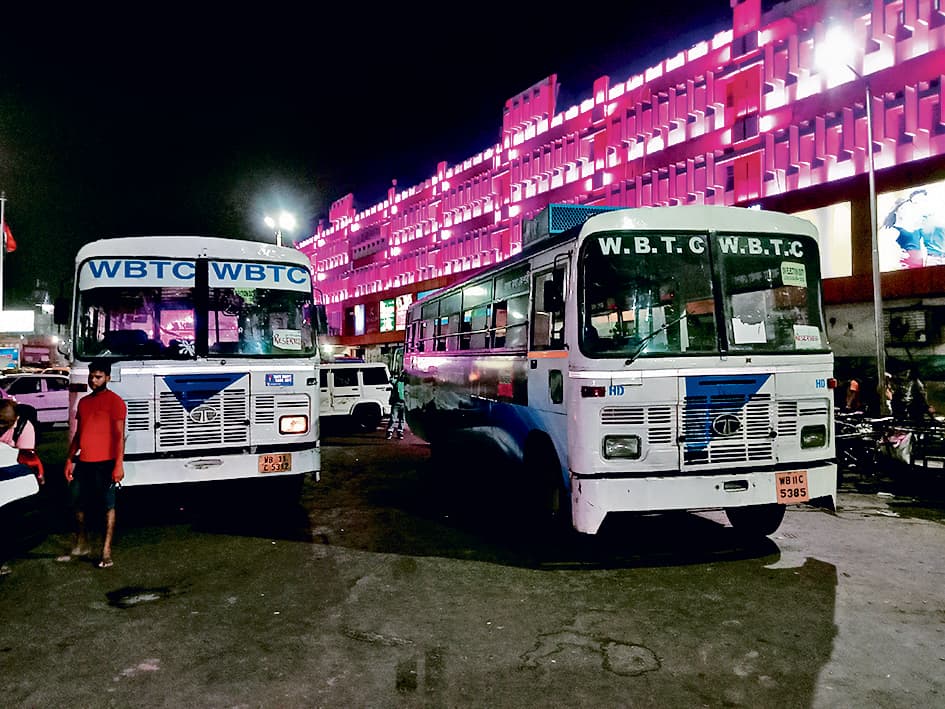 रेल हादसे से प्रभावित यात्रियों के लिए की गयी बसों की विशेष व्यवस्था