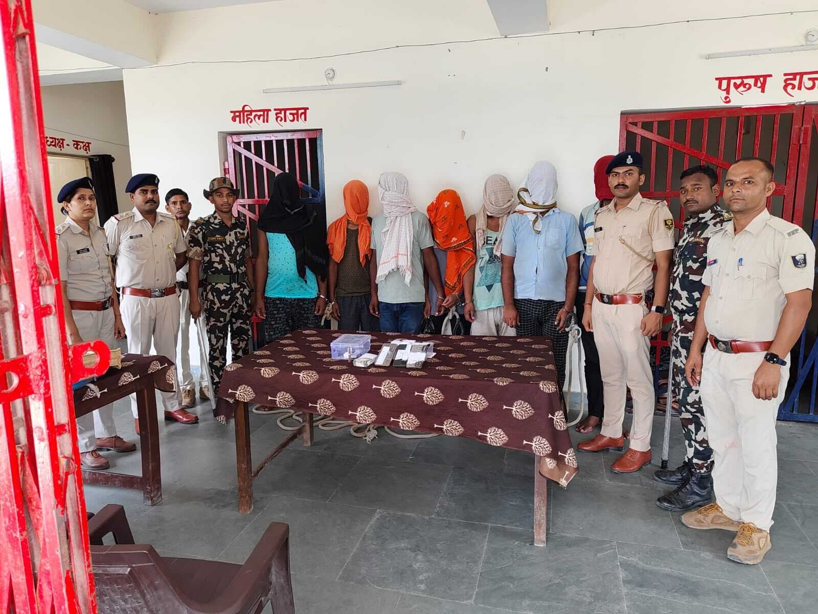 पिस्टल व कारतूस के साथ अंतरजिला गिरोह के सात अपराधी गिरफ्तार