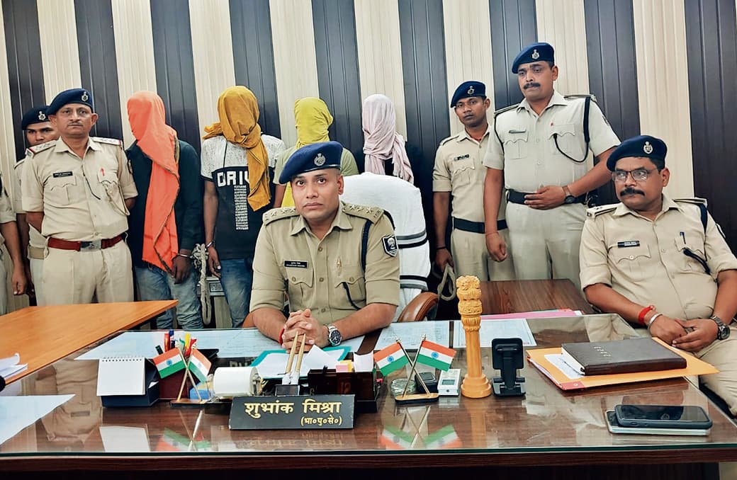 बाइक चोर गिरोह का खुलासा, पुलिस के हत्थे चढ़े चार अपराधी