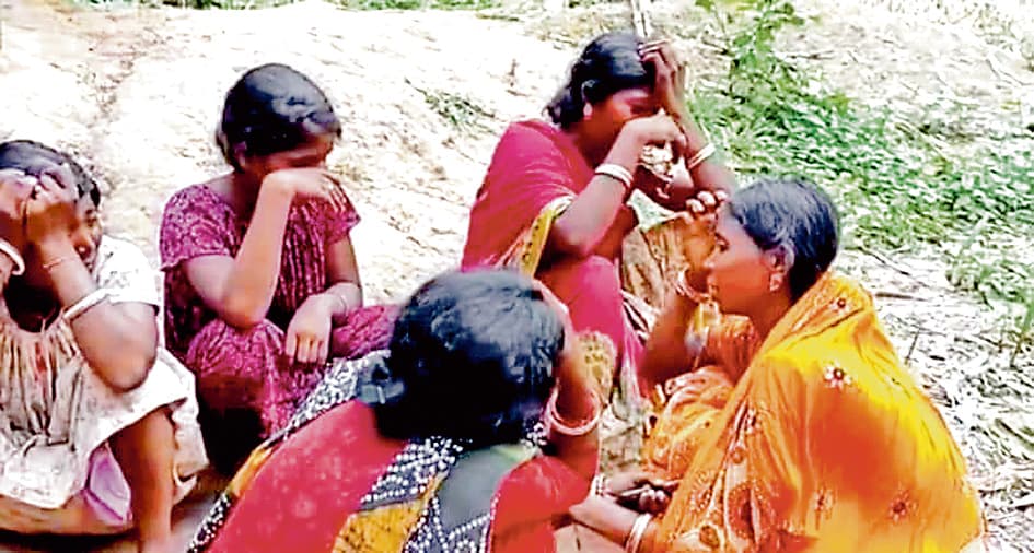 पति ने किया हमला फिर लगायी फांसी, सास की मौत, पत्नी घायल