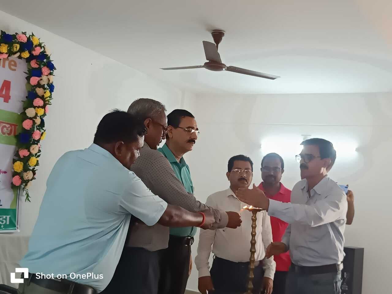 डायट में टीएलएम शिक्षण अधिगमन सामग्री का प्रशिक्षण शुरू