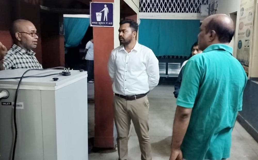 एसडीओ ने किया रेफरल अस्पताल का निरीक्षण