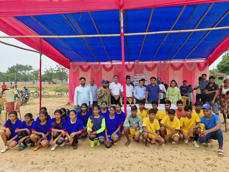अंडर-15 बालक में उउवि पट्टाजोरी ने जीता फुटबॉल मैच