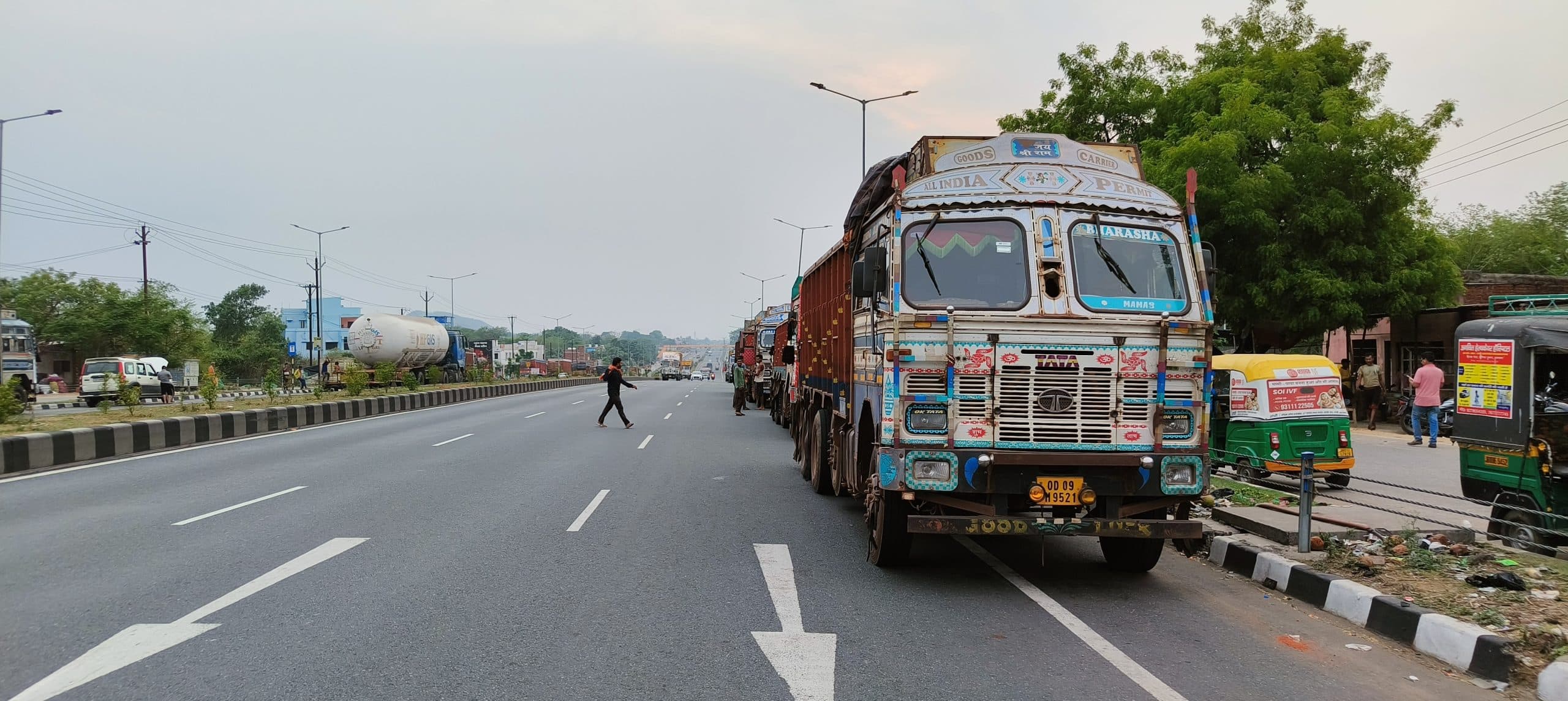 दुर्घटना की जानकारी लेने को सीसीटीवी फुटेज खंगाल रही पुलिस