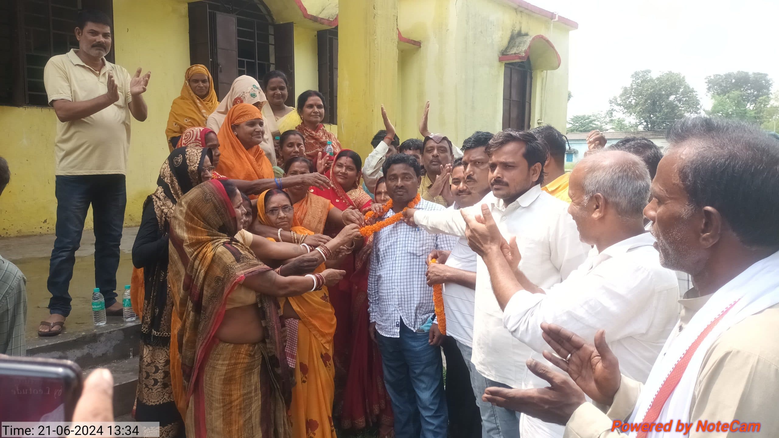 अविश्वास प्रस्ताव में चार मत से प्रखंड प्रमुख ने बचायी अपनी कुर्सी