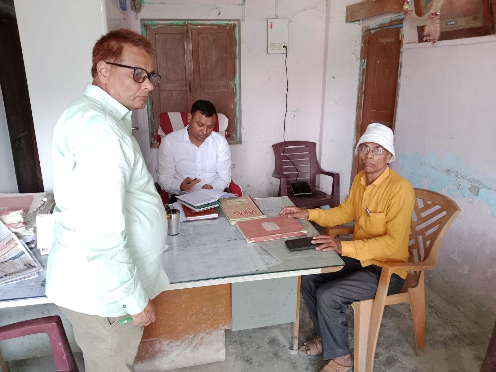 एसडीओ ने किया संत कबीर कॉलेज का निरीक्षण