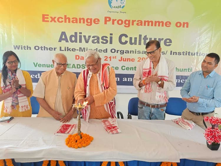 प्रकृति से जुड़ी है आदिवासी जीवन पद्धति : कड़िया