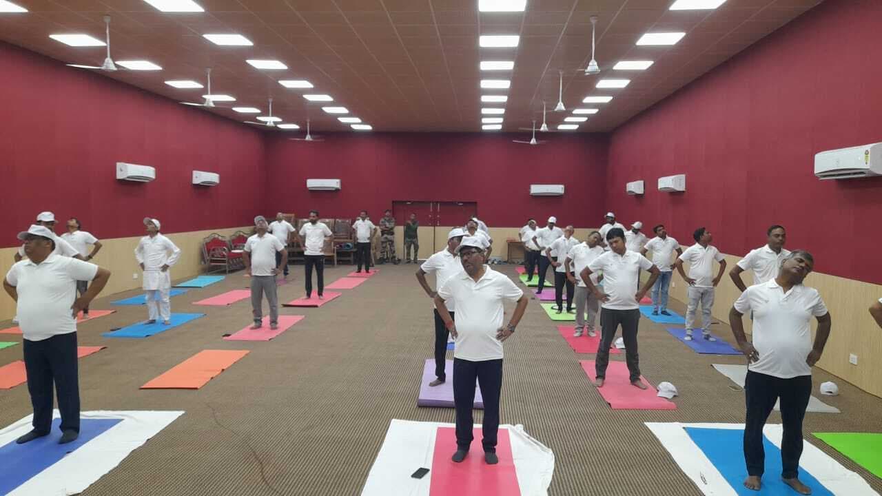 योग से निरोग रहने का दिया संदेश