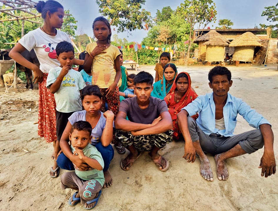 जमीन विवाद में पीट-पीटकर महिला की हत्या, सात जख्मी