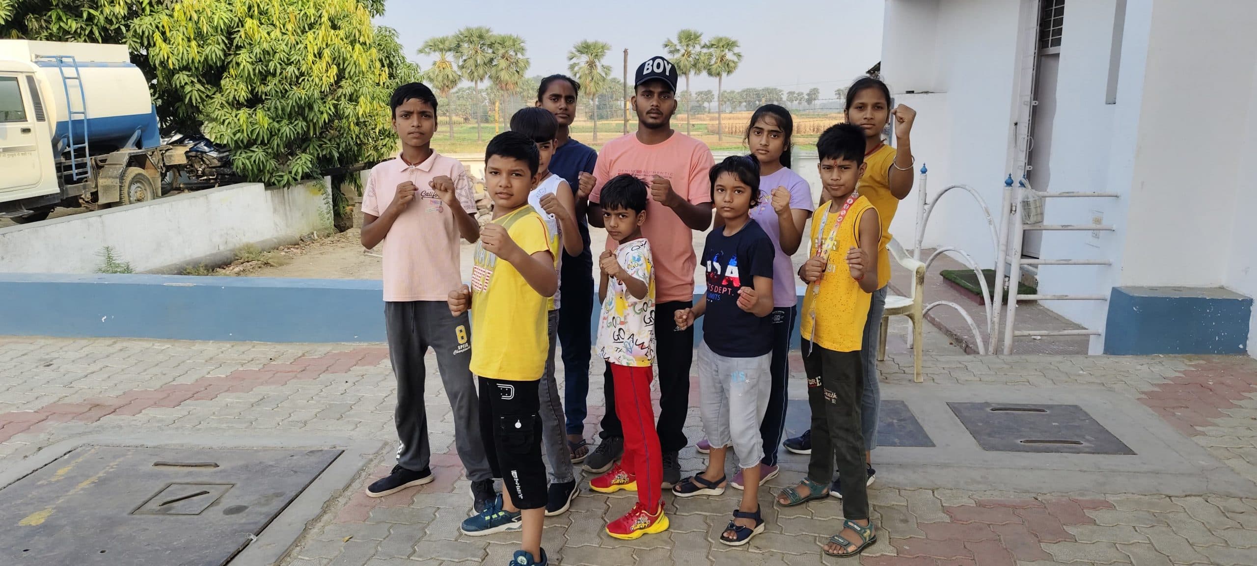 कराटे चैंपियनशीप के लिए नवादा के खिलाड़ी रवाना