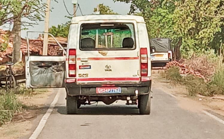 अकोढ़ीगोला में पुलिस-प्रशासन पर हमला, कई घायल