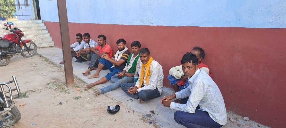 पिपरा के अमवा बुढ़ी गंडक नदी में नहाने गये तीन युवक डैबे, दो की मौत