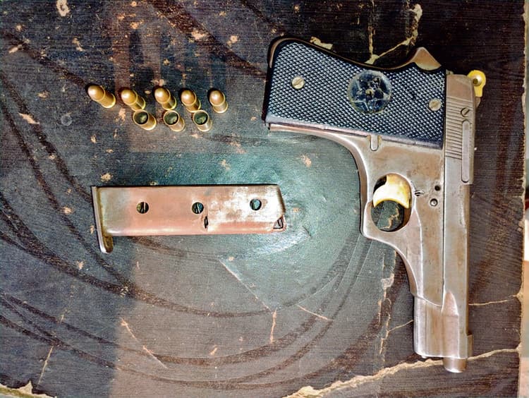 शत्रुघ्न हत्याकांड में एक अपराधी हथियार के साथ गिरफ्तार