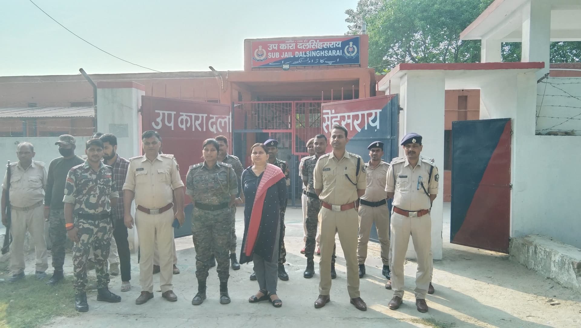 उपकारा में छापेमारी, बंदियों में हड़कंप