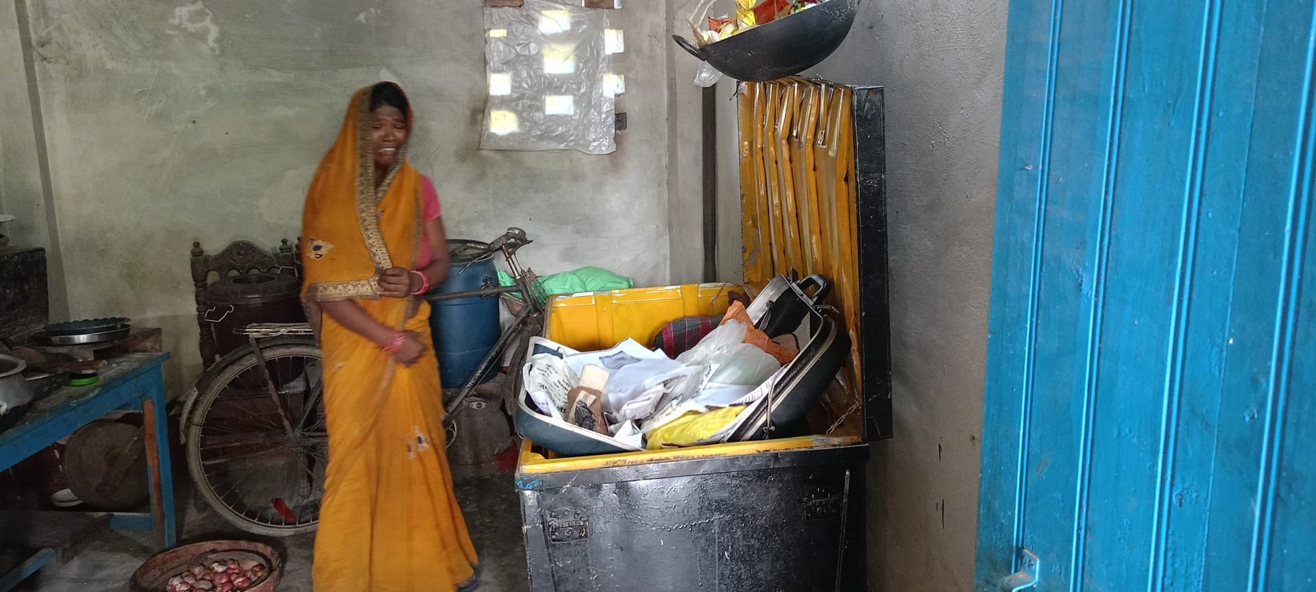 तीन अलग-अलग परिवार के घरों में लाखों की चोरी
