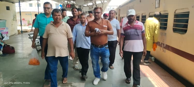 समस्तीपुर मंडल के सहरसा लॉबी का एसी 2 माह से ठप