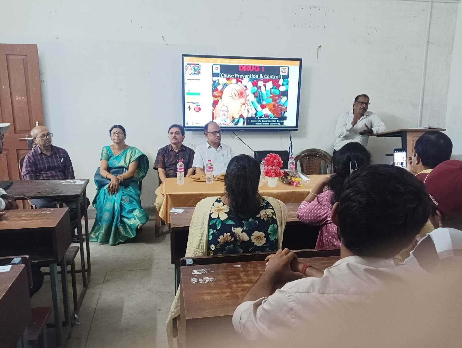 अन्नदा महाविद्यालय में मादक पदार्थों को रोकने पर सेमिनार