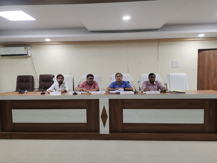 निगम की व्यवस्था में नहीं दिख रहा सुधार, दायित्वों का निर्वहन कागजों पर कर रहे कर्मी -विधायक