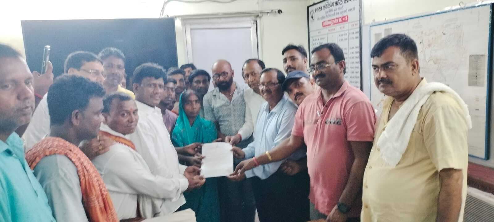 कोलकर्मी की मौत, वार्ता के बाद मिला आश्रित को मिला नियोजन