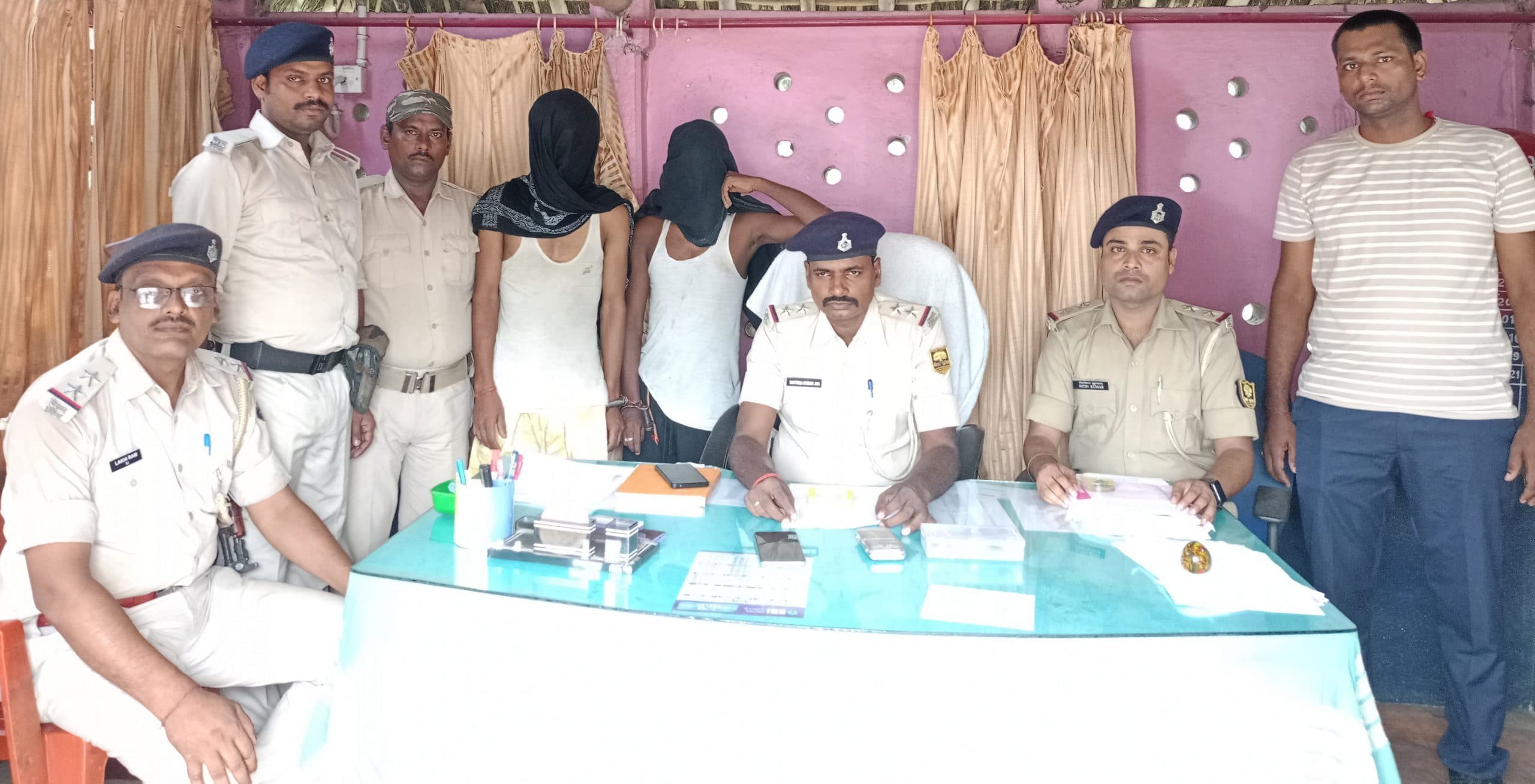 पुलिस ने 17 ग्राम स्मैक के साथ दो तस्कर को किया गिरफ्तार