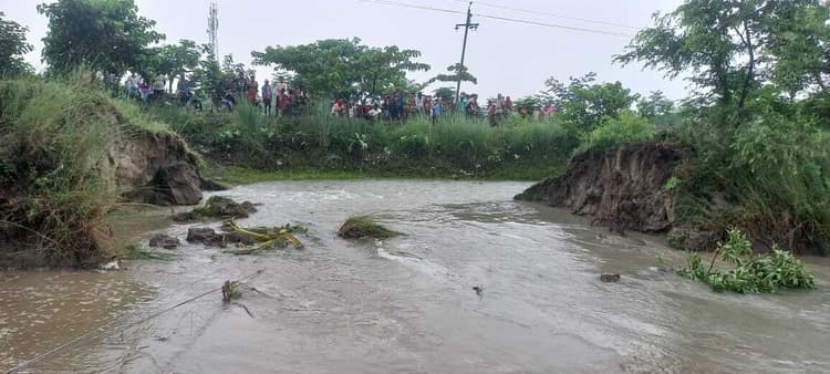 उप वितरणी नहर की टूटी बांध, मची अफरा-तफरी