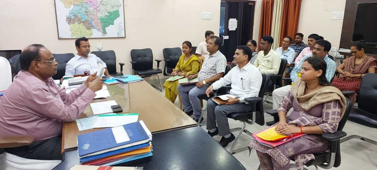 तीन माह में गुणवत्ता के आधार पर होने वाली पढ़ाई की सौंपें रिपोर्ट: डीएम