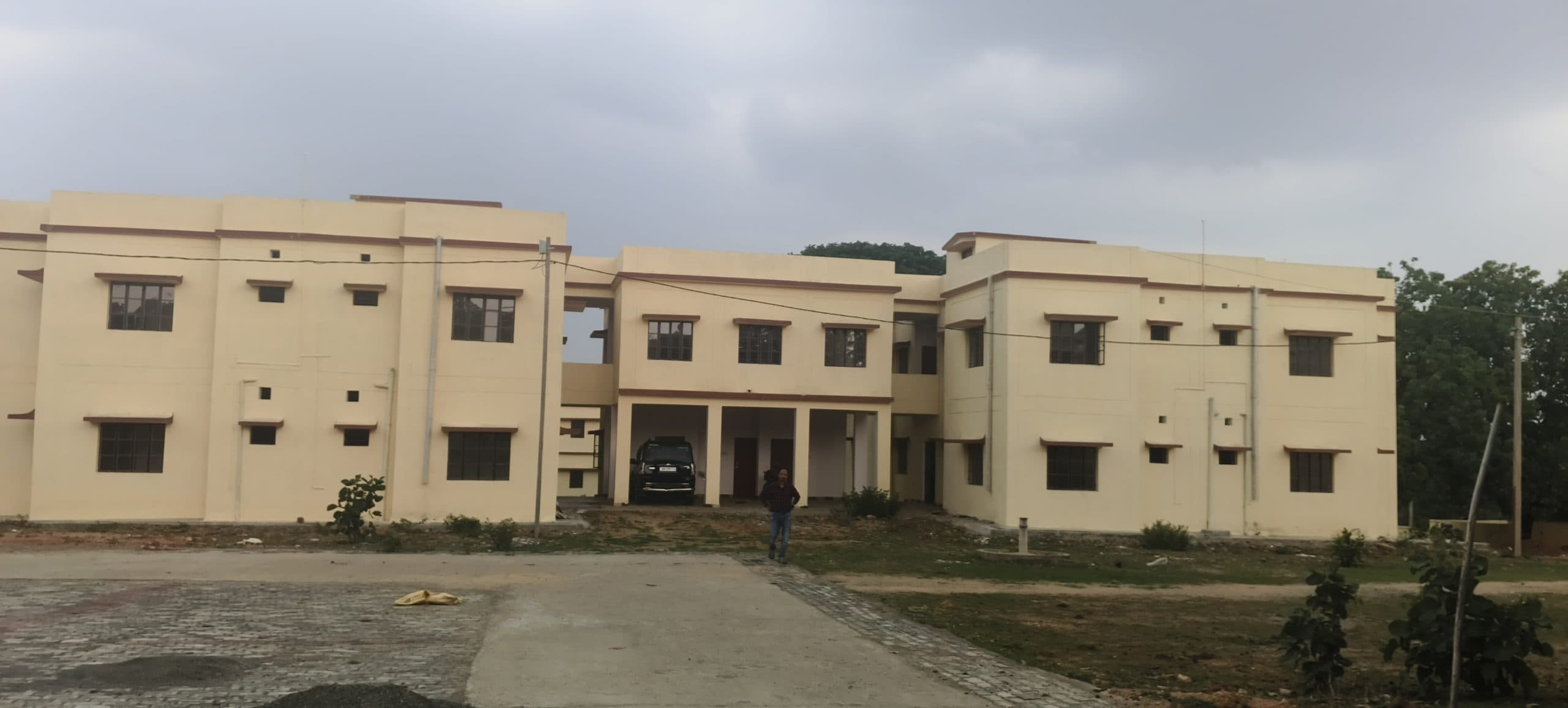 दस साल से अधूरे सामुदायिक स्वास्थ्य केंद्र का निर्माण पूरा