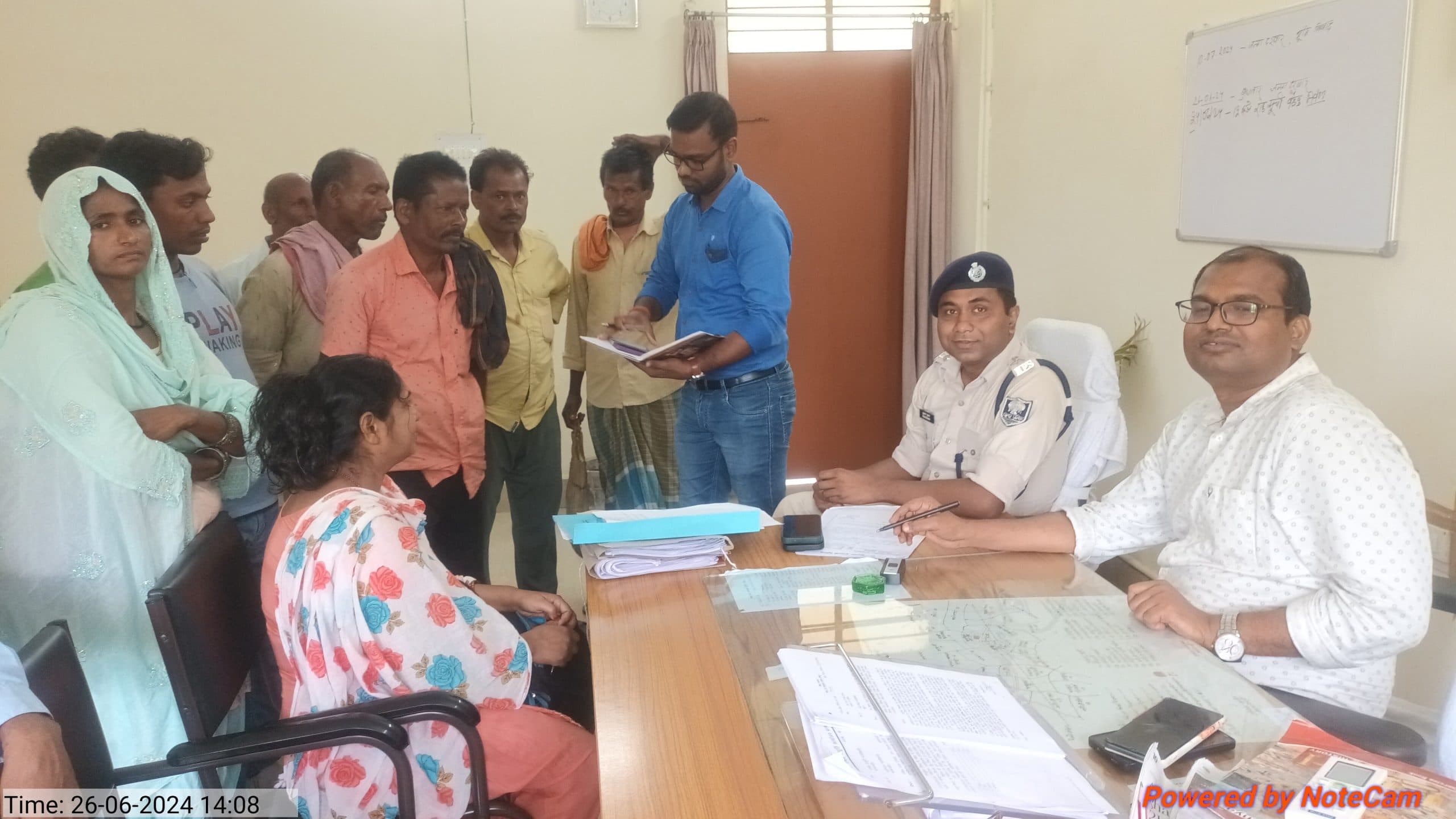 जनता दरबार में एसडीएम ने की भूविवाद की सुनवाई