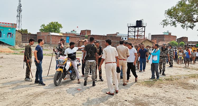 भैंस चोरी कर भागते एक आरोपित को ग्रामीणों ने पकड़ा, जमकर धुना