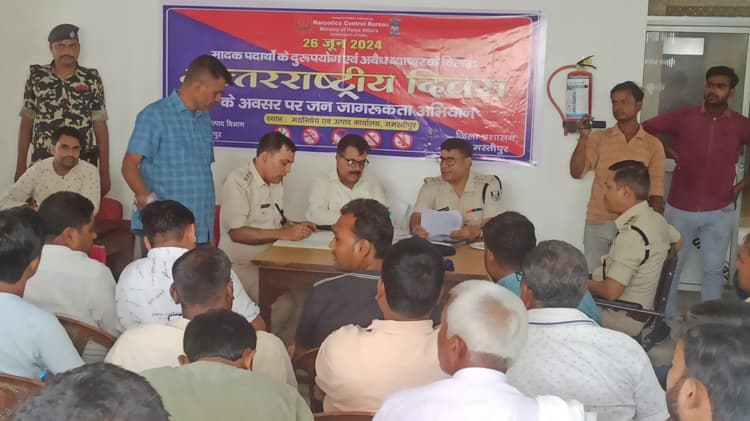 शराब के साथ पकड़े गए 18 वाहनों की हुई नीलामी