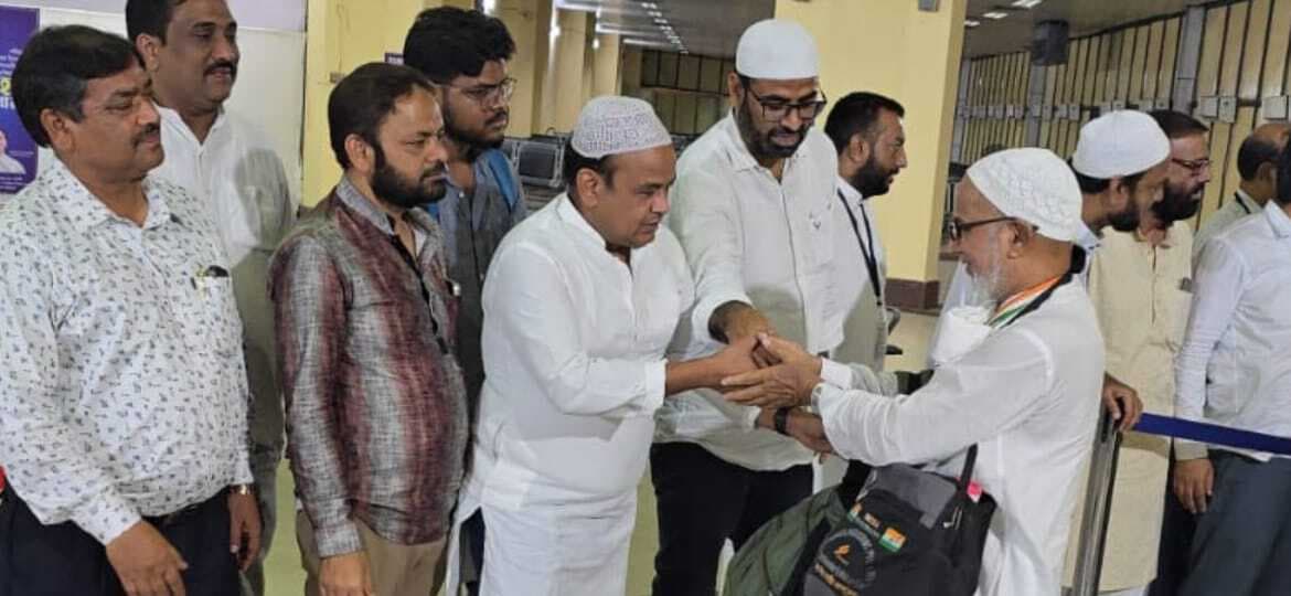 350 हाजियों का जत्था मक्का मदीना से लौटा वतन