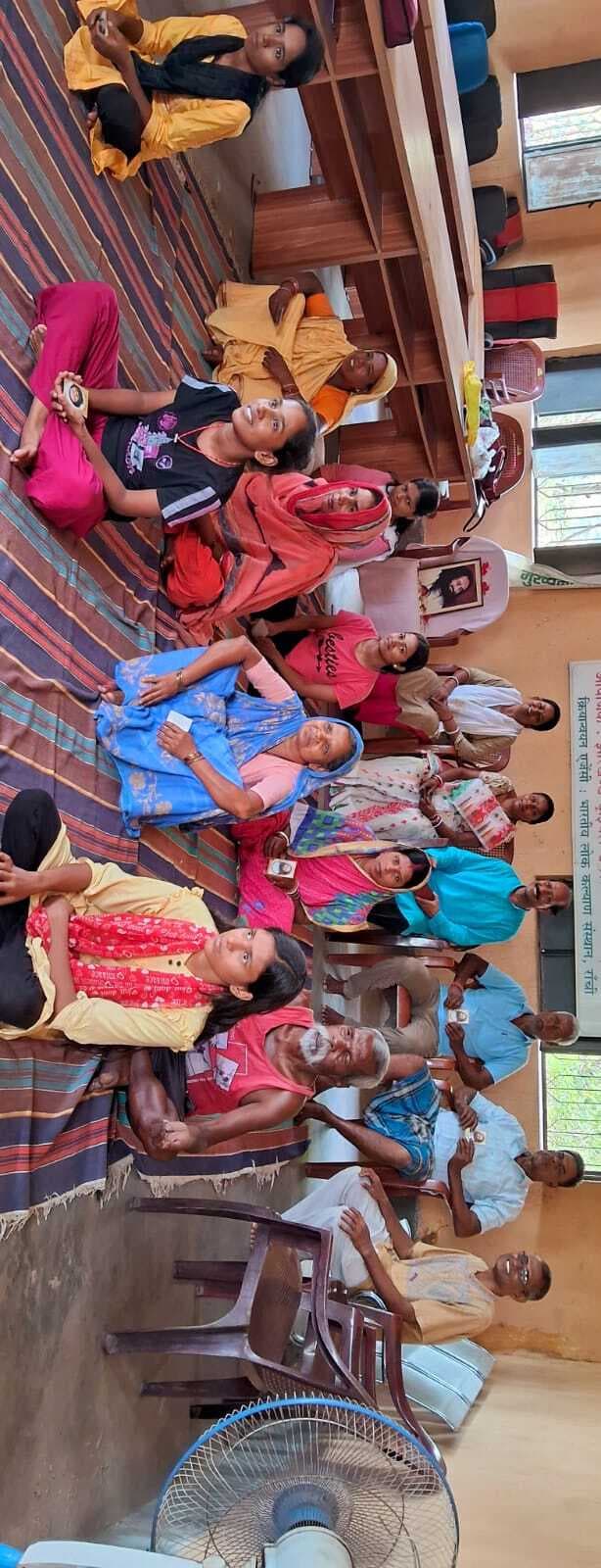 आनंद अनुभूति कोर्स में लोगों को सिखाया गया निरोग रहने का तरीका