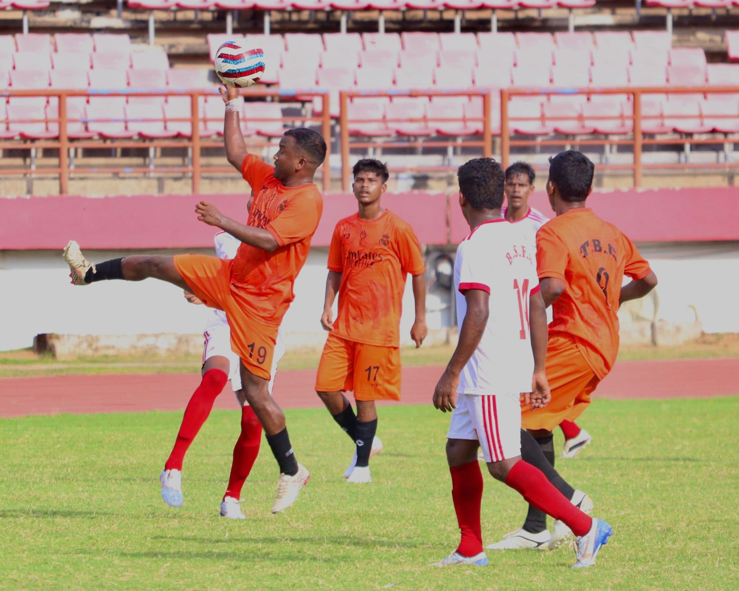 बाबूलाल सोरेन फुटबॉल एकेडमी ने टक्कर बप्पा क्लब को 7-1 रन से रौंदा