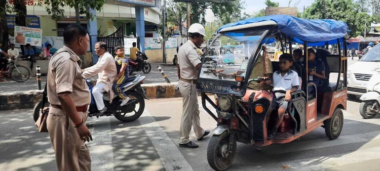 वाहन चेकिंग में एक दिन में वसूला गया 1.20 लाख रुपये जुर्माना