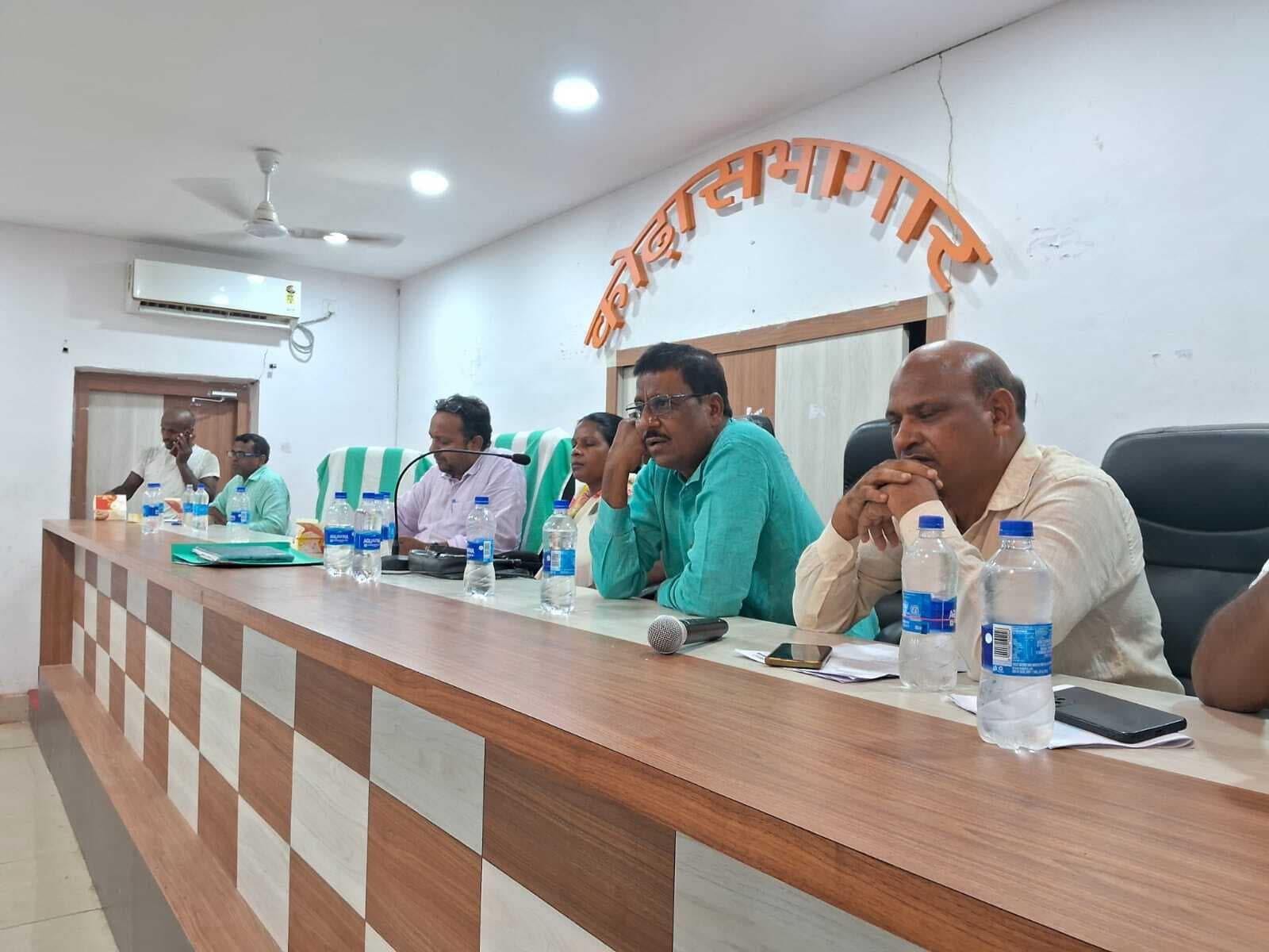 हंगामेदार हुई पंचायत समिति की बैठक